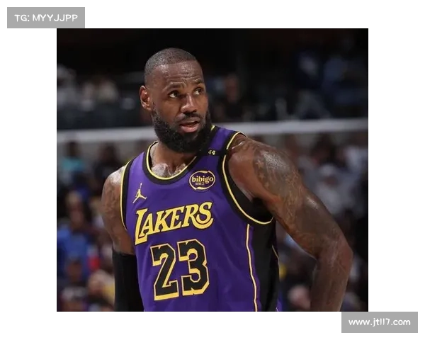 詹姆斯年轻时候比赛回放